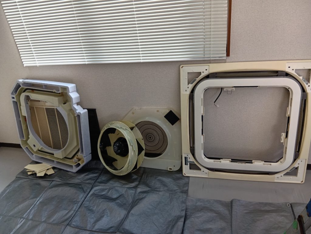 洗浄が終わった部品たち