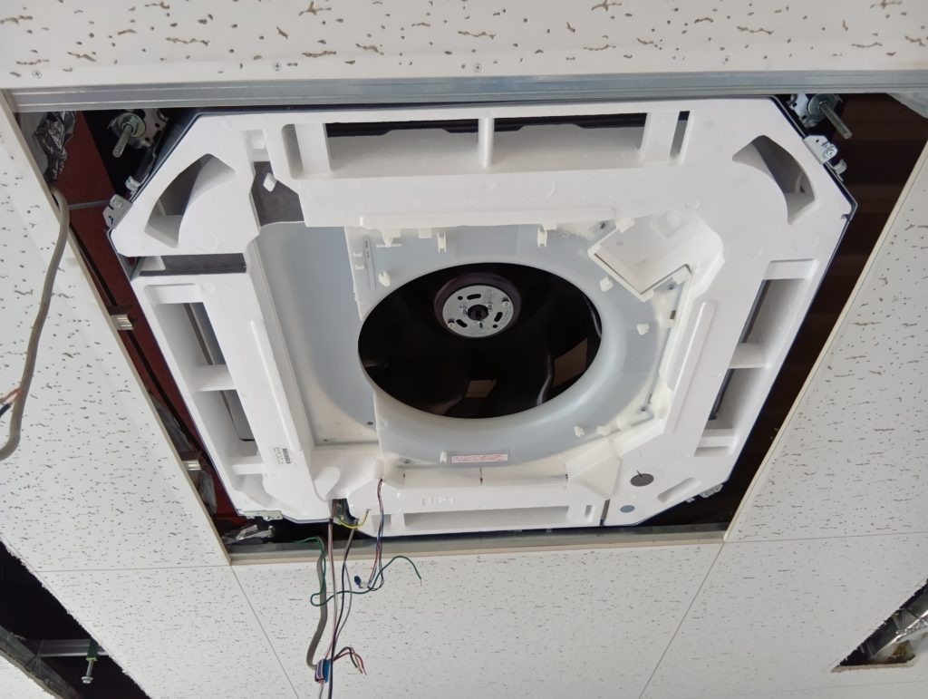 電装基板を下ろす